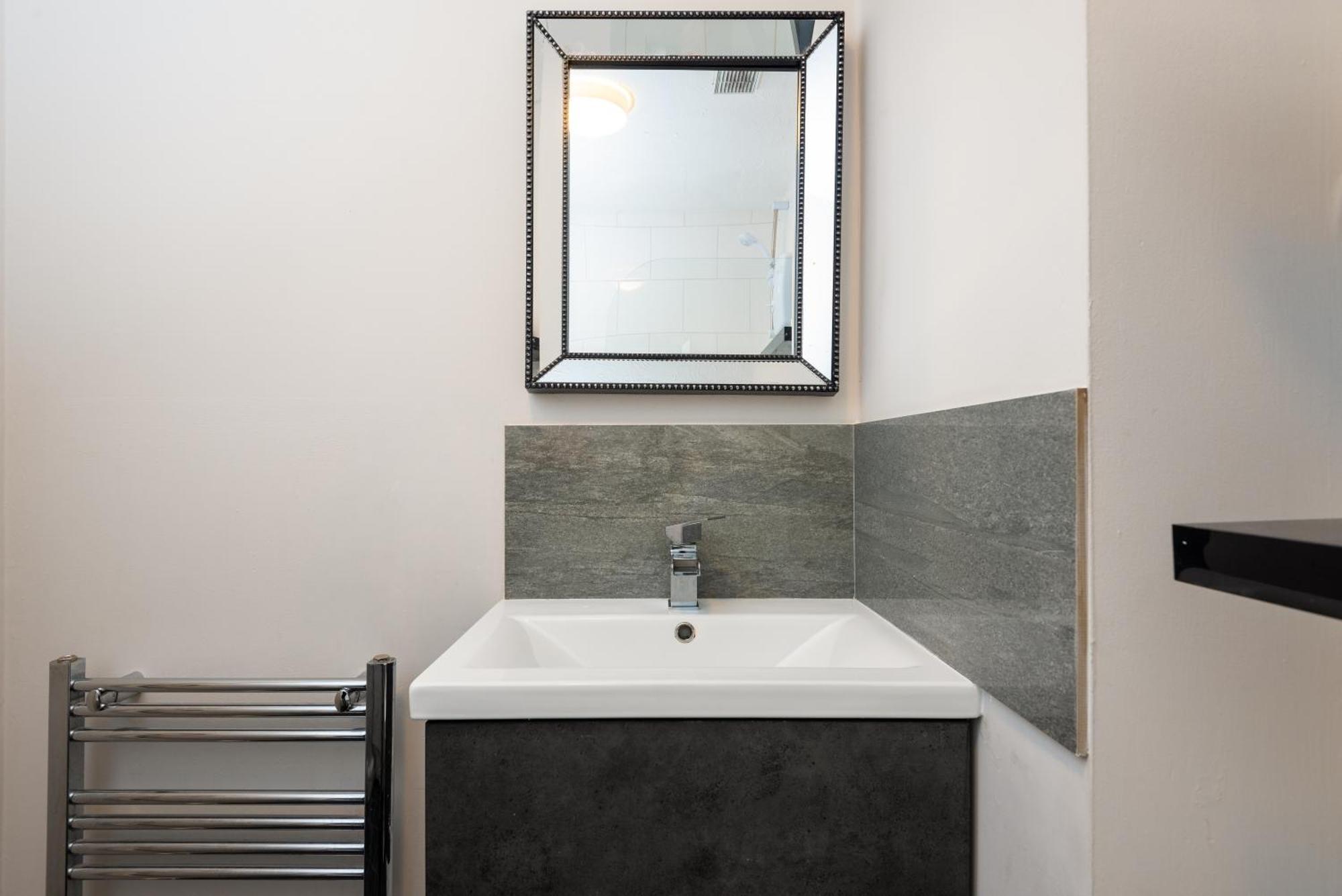 Worcester Fabulous Cherry Tree Mews Self Check In Dogs Welcome By Prior Arrangement , 2 Double Bedrooms ,Super Fast Wi-Fi, With Free Off Road Parking For 2 Vehicles Near Royal Hospital And Woodland Walks Exterior foto